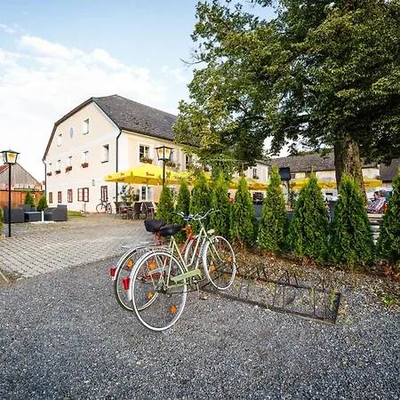 Gasthof Schiffmeister * Krumnussbaum