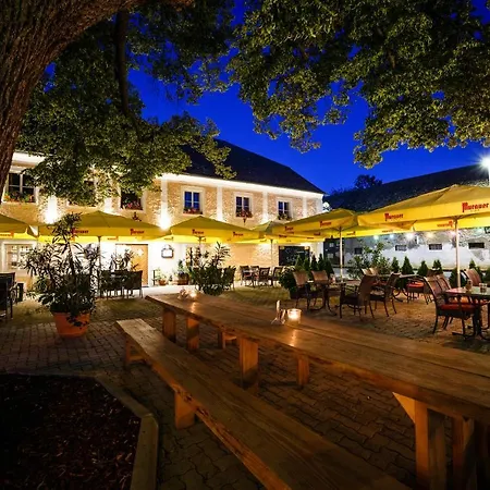 Gasthof Schiffmeister Inn Krumnussbaum